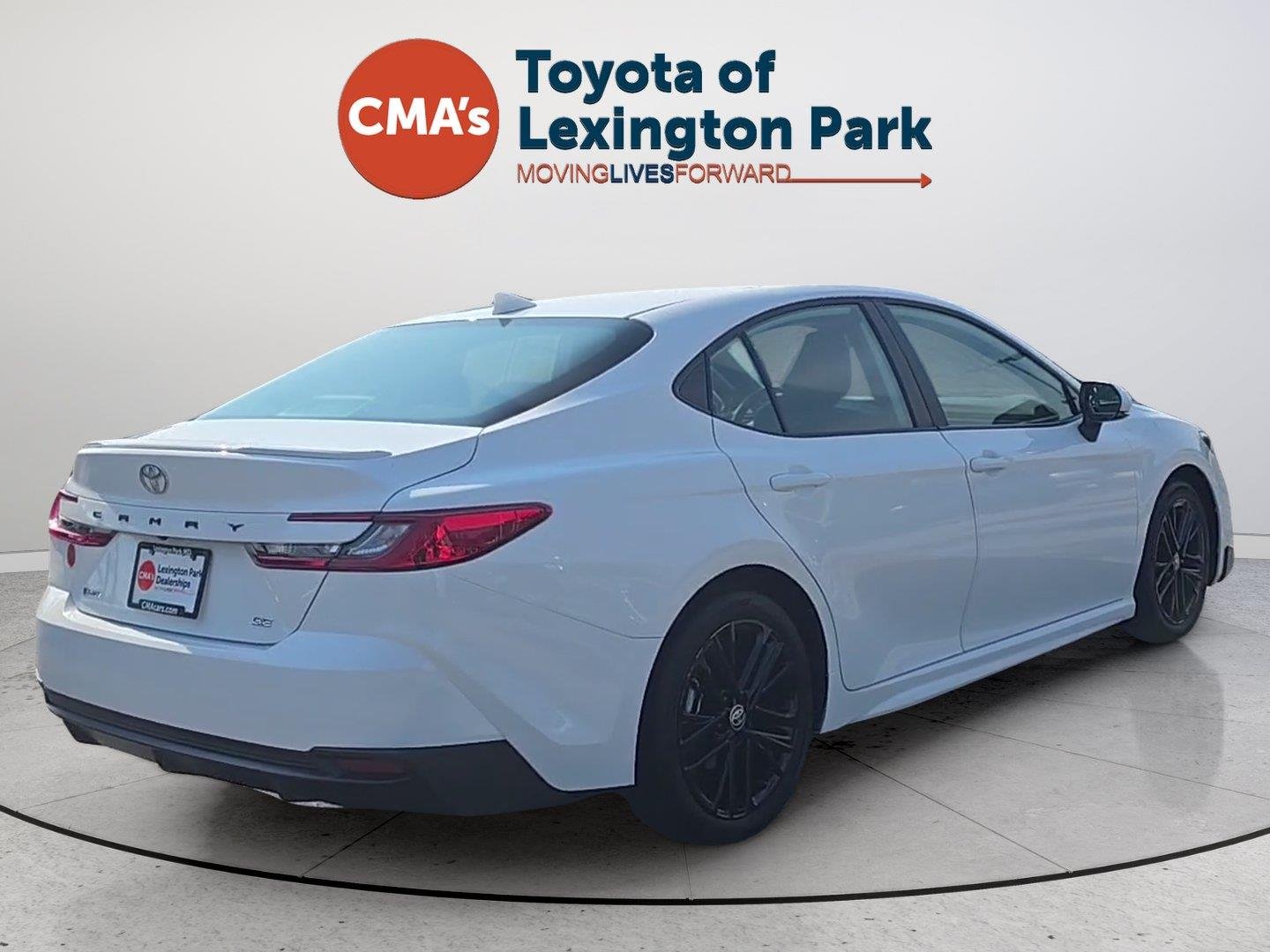 Used 2025 Ice Cap Toyota SE image 5