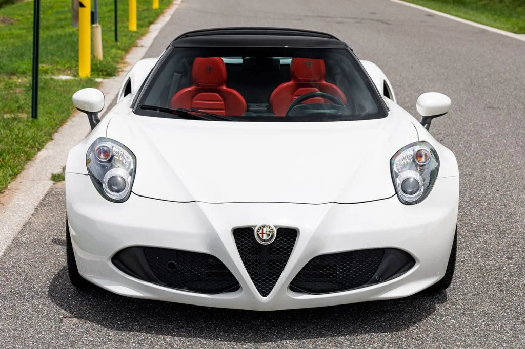 Used 2016 White Alfa Romeo Base image 8