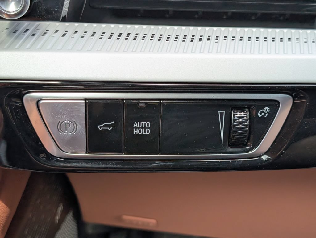2027 Cadillac OPTIQ Premium Luxury - Photo 30