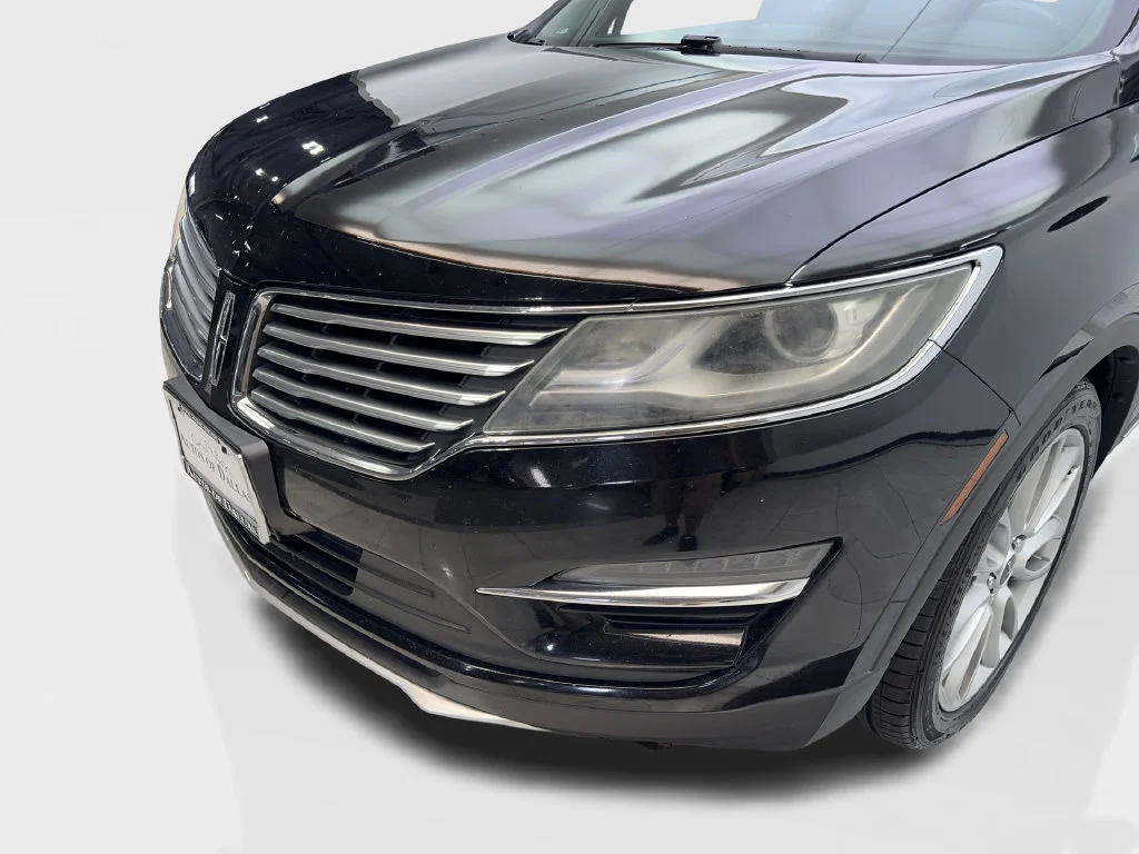 Used 2017 Black Lincoln Reserve image 18