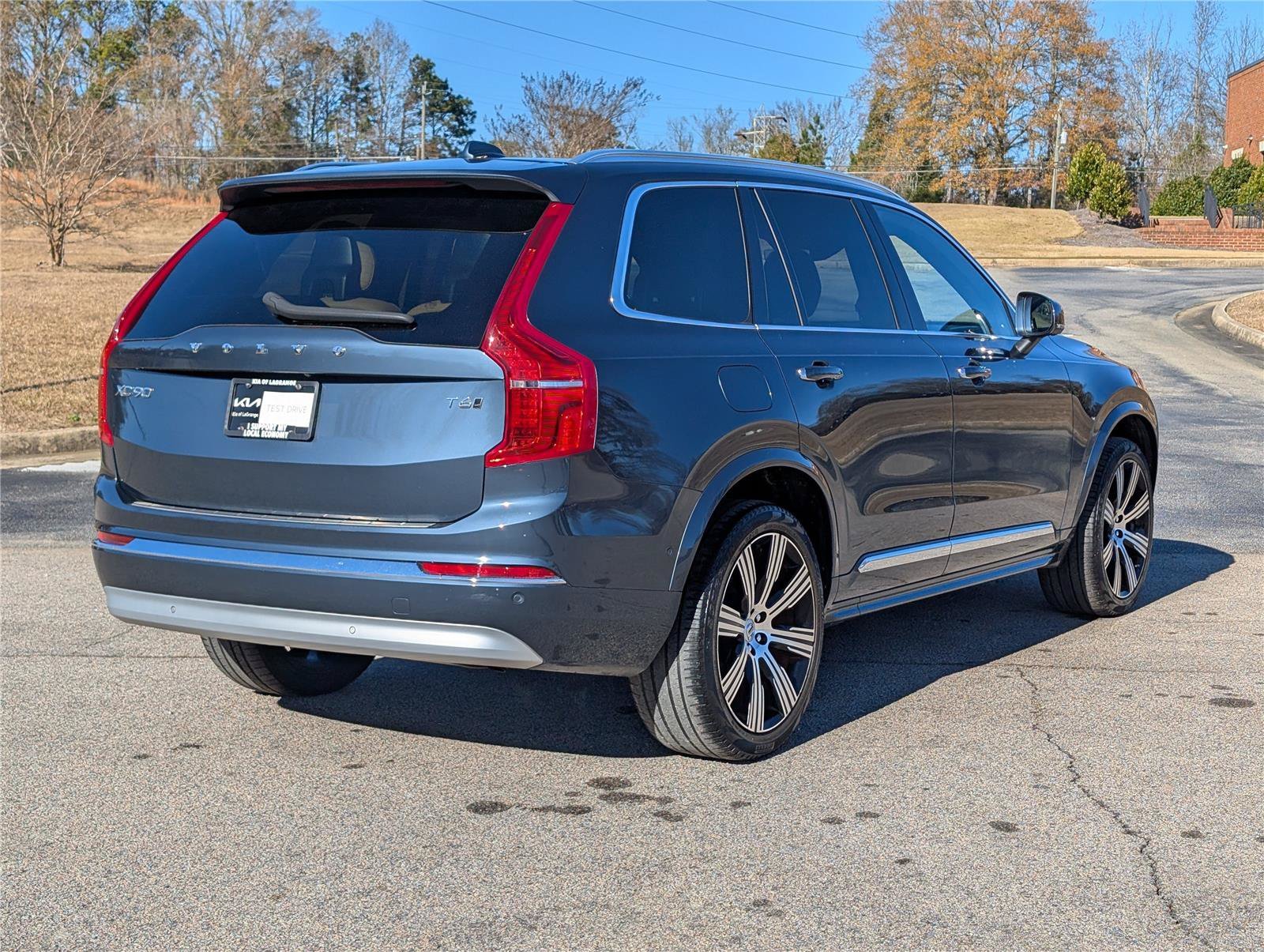 Used 2022 Blue Volvo Inscription image 7
