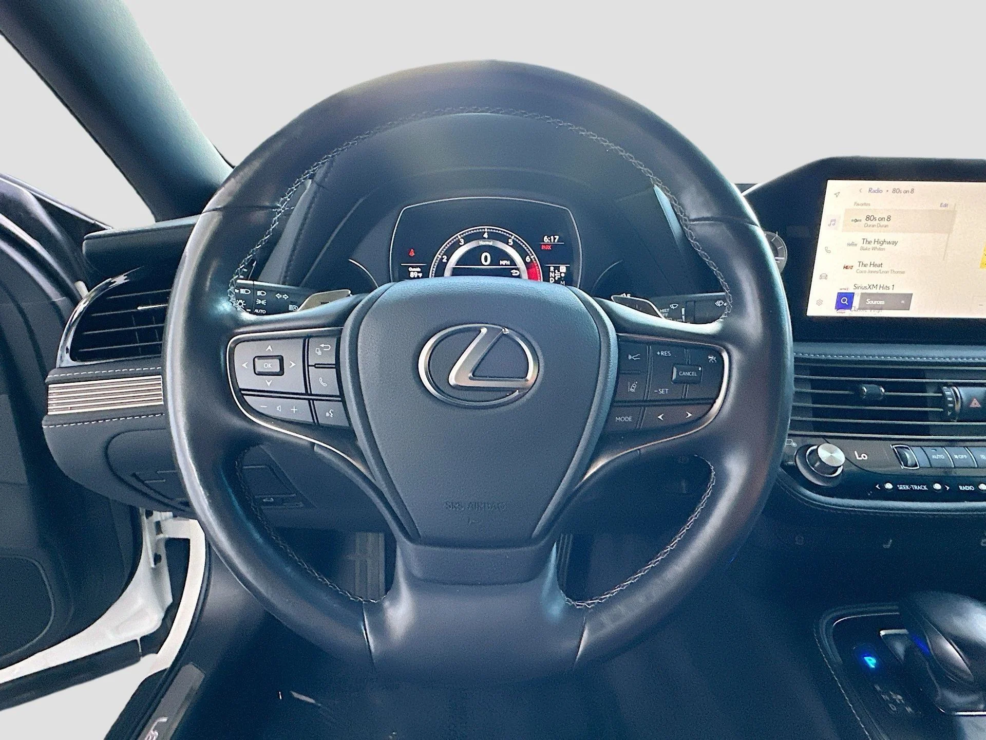 Used 2023 White Lexus 500 Base image 10