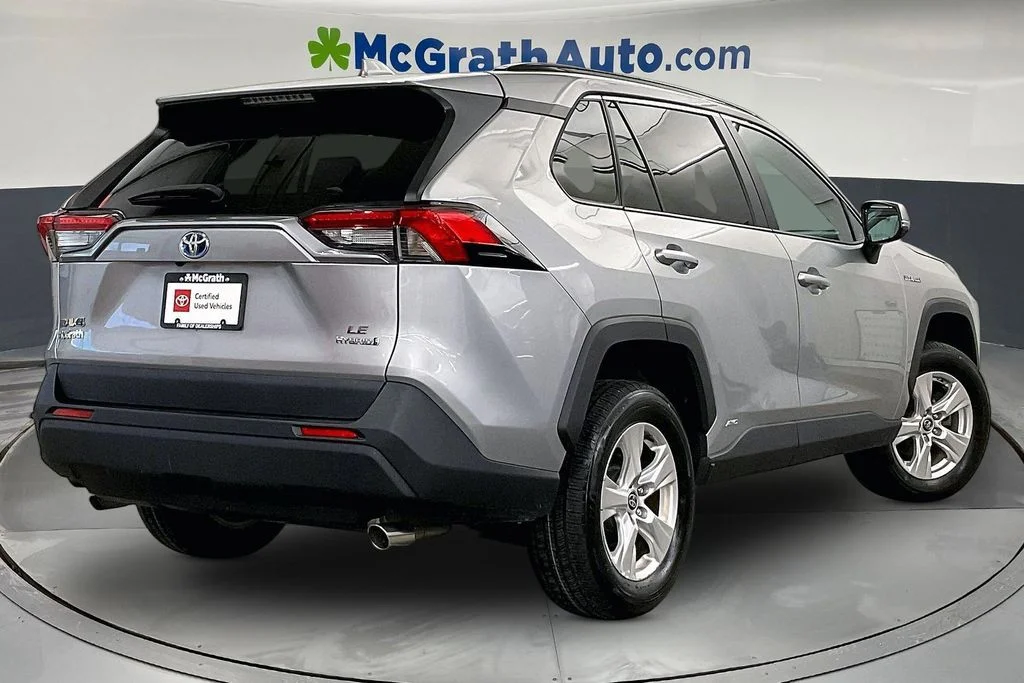 Certified Used 2021 Silver Toyota LE image 16