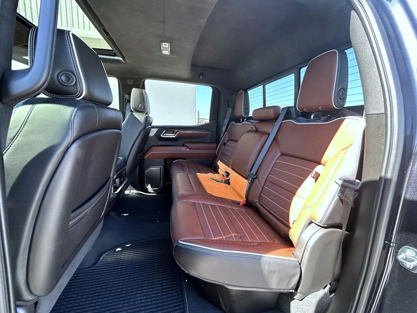Used 2024 Silver GMC Denali Ultimate image 19
