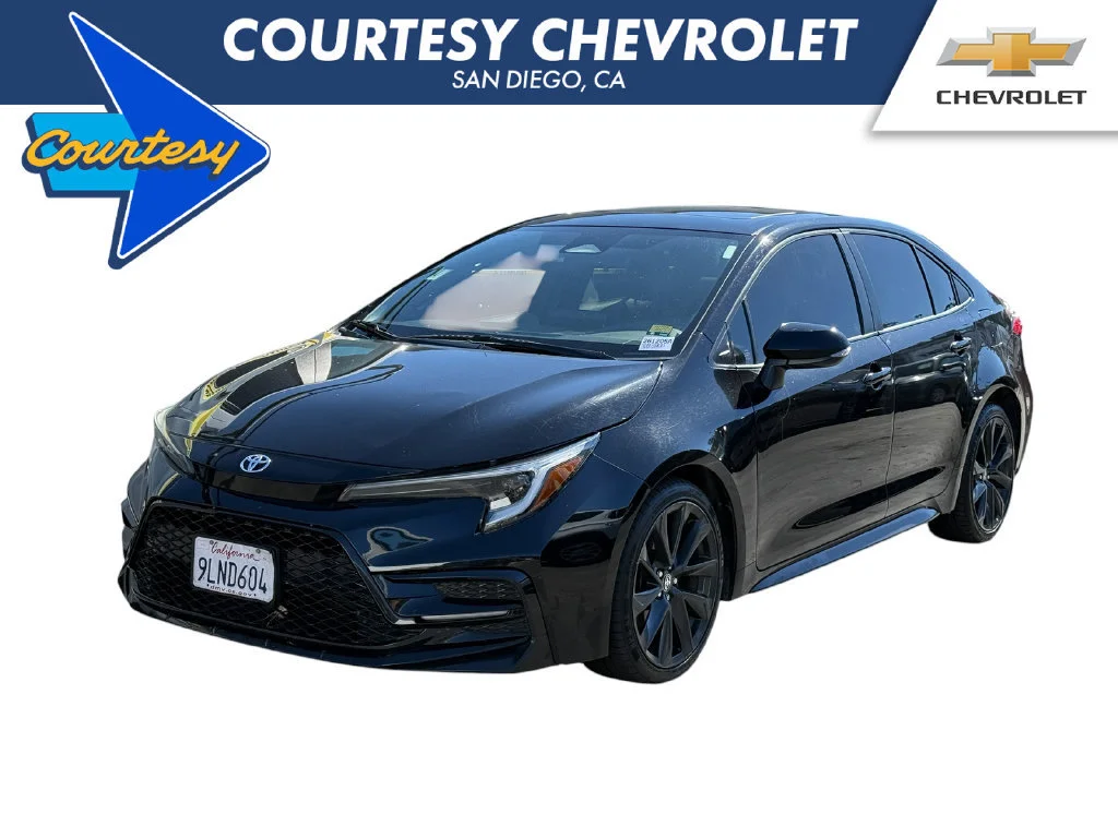 Used 2024  Toyota SE image 1