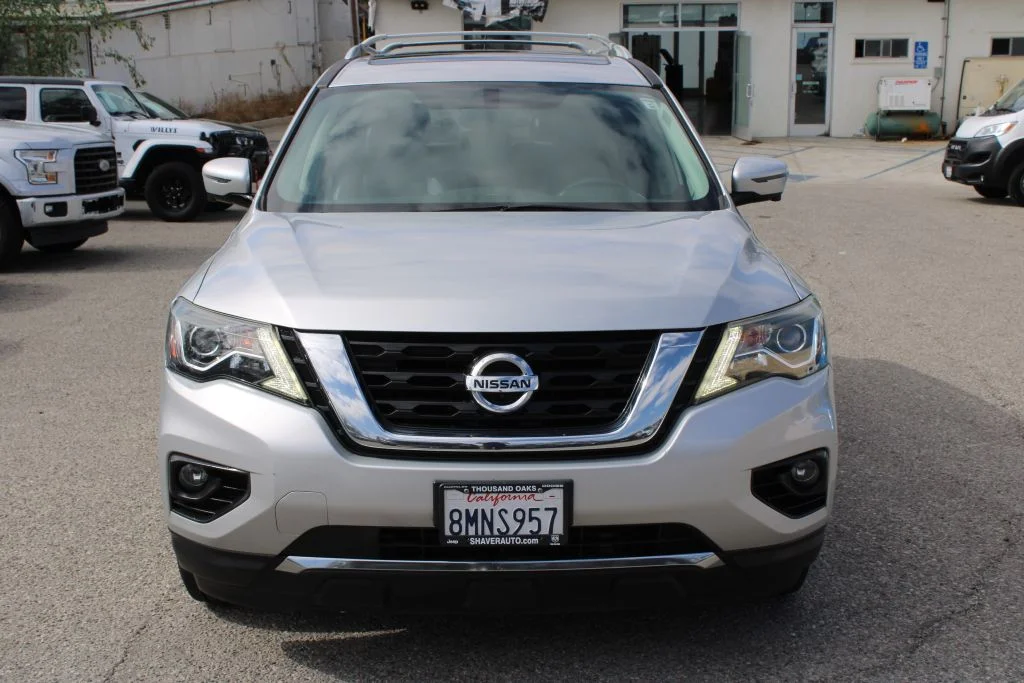 Used 2018 Silver Nissan SL image 2
