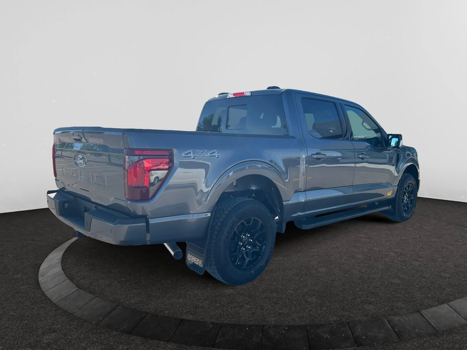 New 2026 Carbonized Grey Metallic Ford XLT image 5