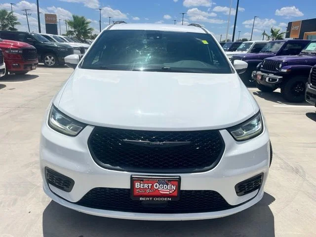 Used 2023 White Chrysler Touring L image 2