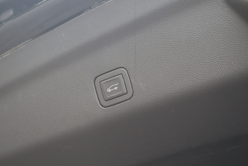 Used 2025 Black Chevrolet High Country image 57