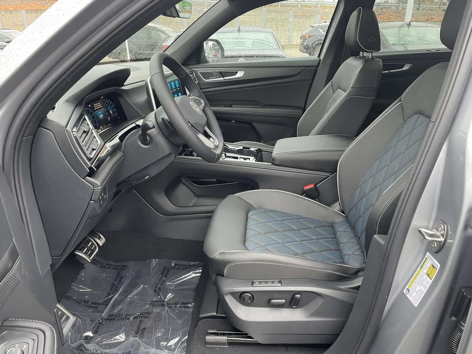 New 2026 Q3Q3/Silver Volkswagen 2.0T SEL Premium R-Line image 12