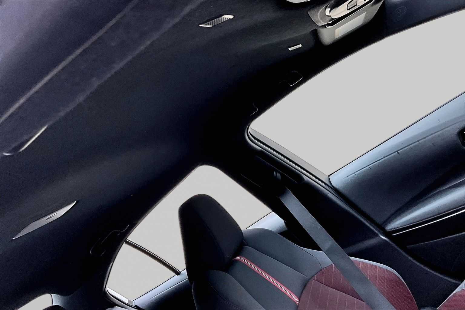Used 2024 Ice Cap Toyota SE image 14