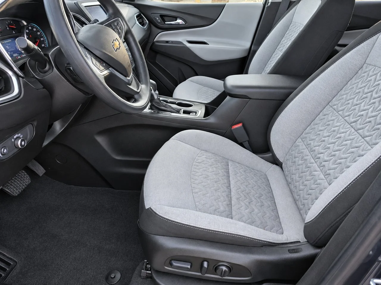 Used 2022 Iron Gray Chevrolet LT w/1LT image 13