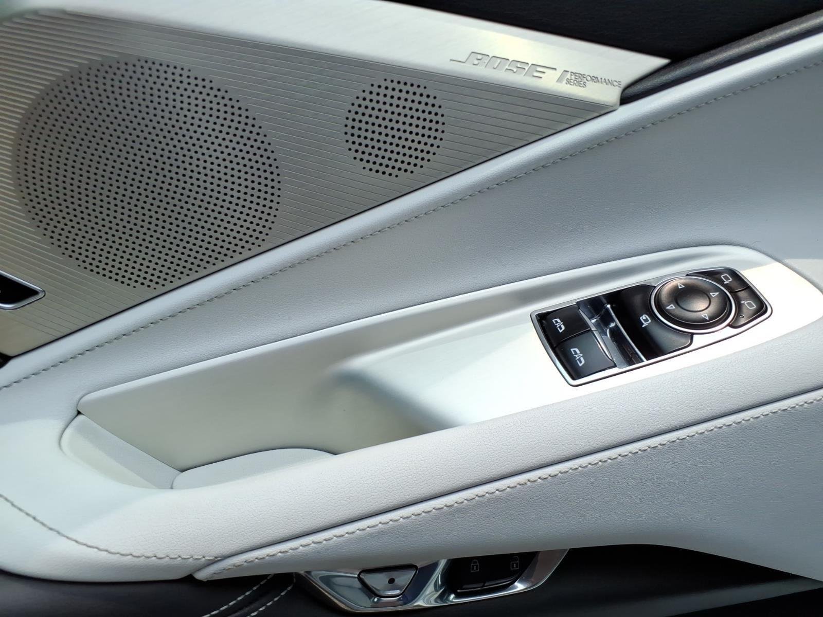 Used 2022 Arctic White Chevrolet 2LT image 17