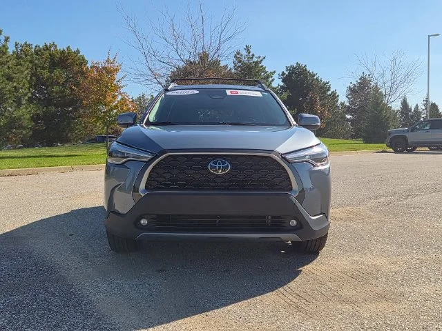 Certified Used 2024  Toyota XLE image 3