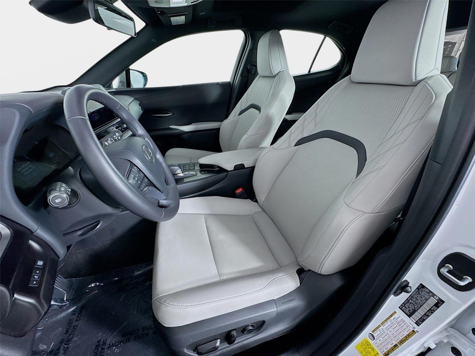 Used 2025 Ultra White Lexus UX 300h F SPORT Design image 11