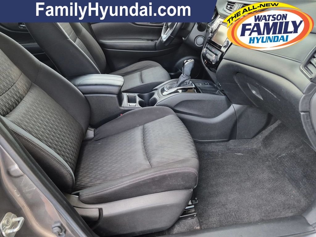 Used 2020 Gray Nissan SV image 28
