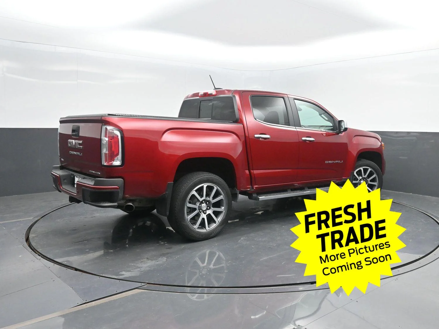 Used 2022                           GMC  image 2