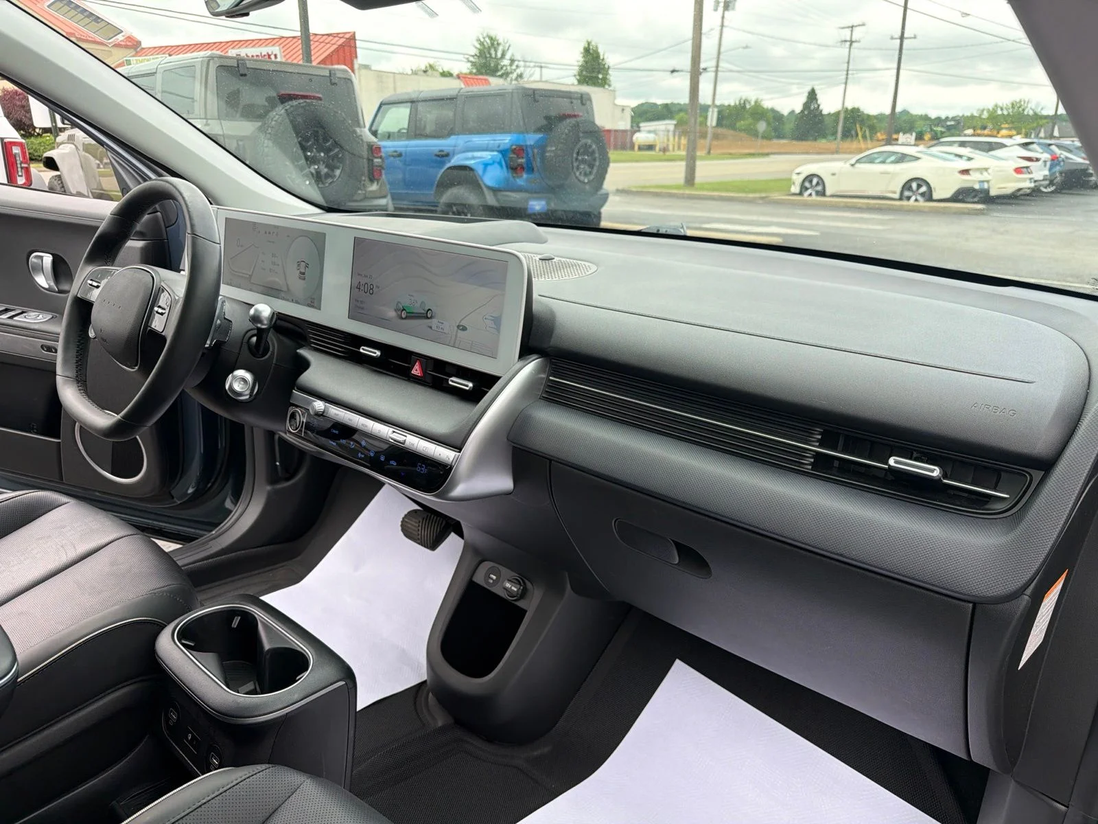 Used 2023 Green Hyundai Limited image 26