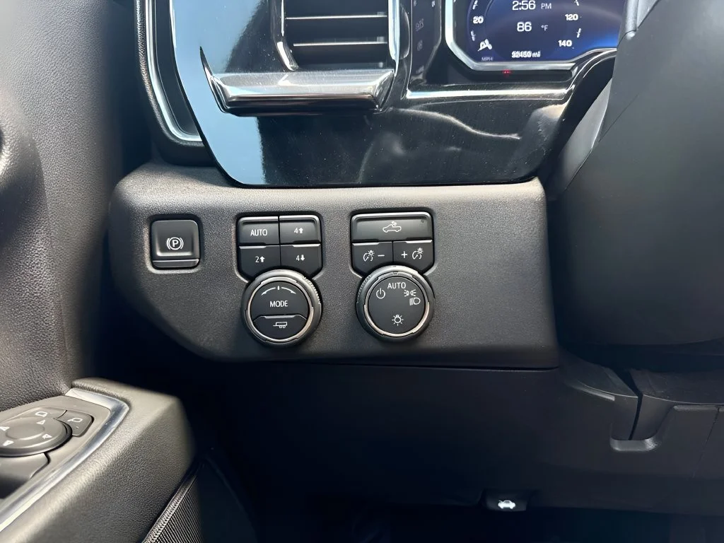 Used 2024 Summit White Chevrolet LT image 62