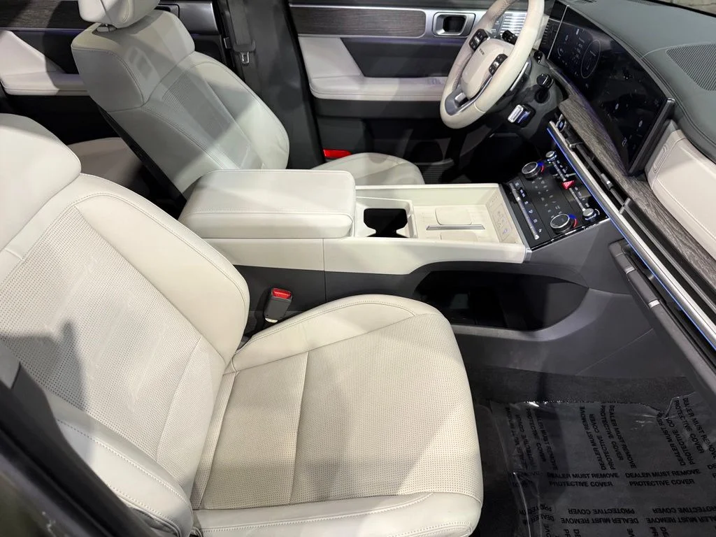 Used 2026 Green Hyundai Limited image 32