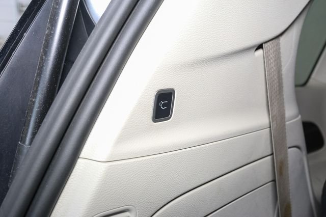 Used 2023 Silver Chrysler Touring L image 12