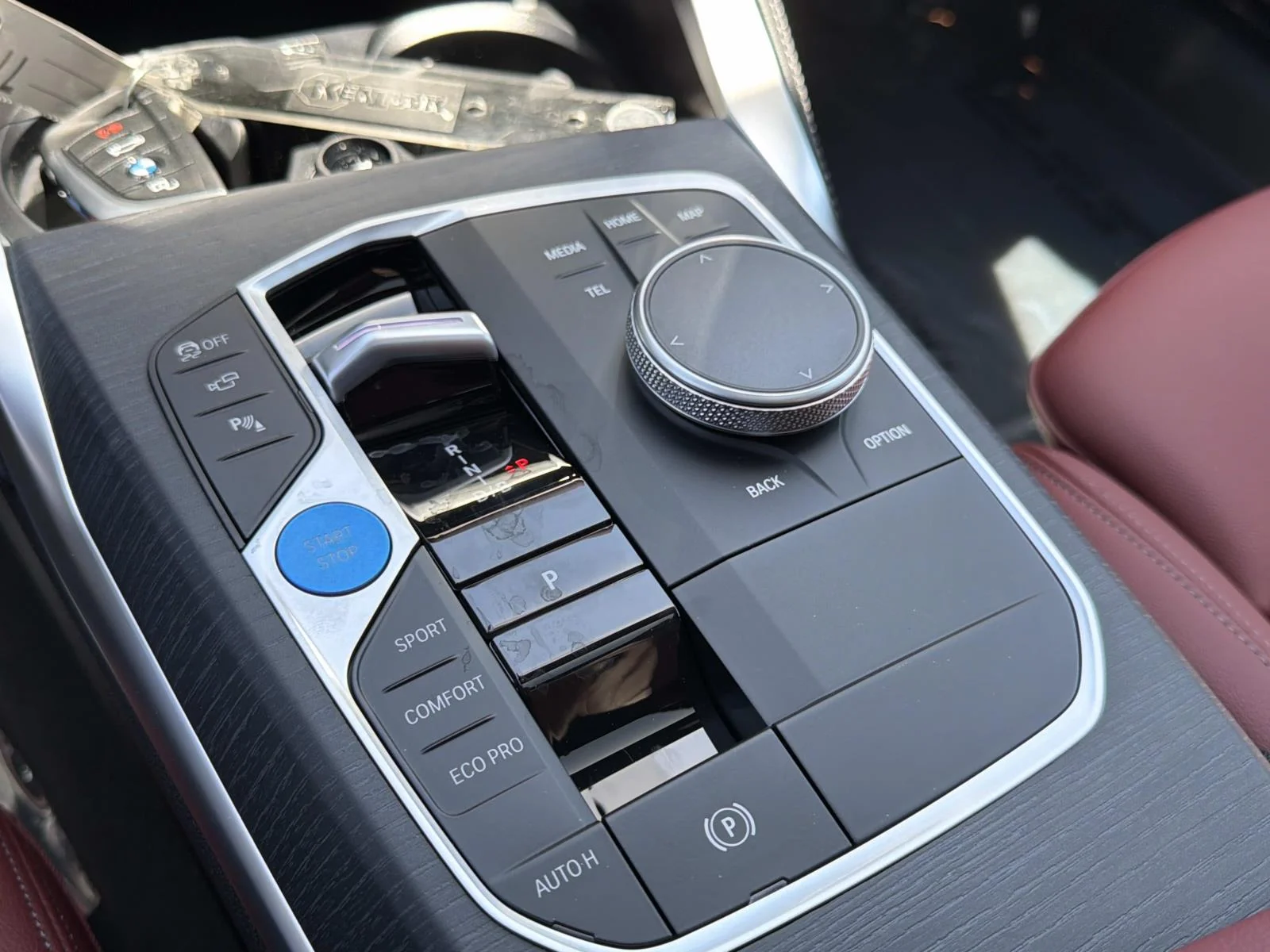 New 2026 Brooklyn Grey Metallic BMW xDrive40 image 24