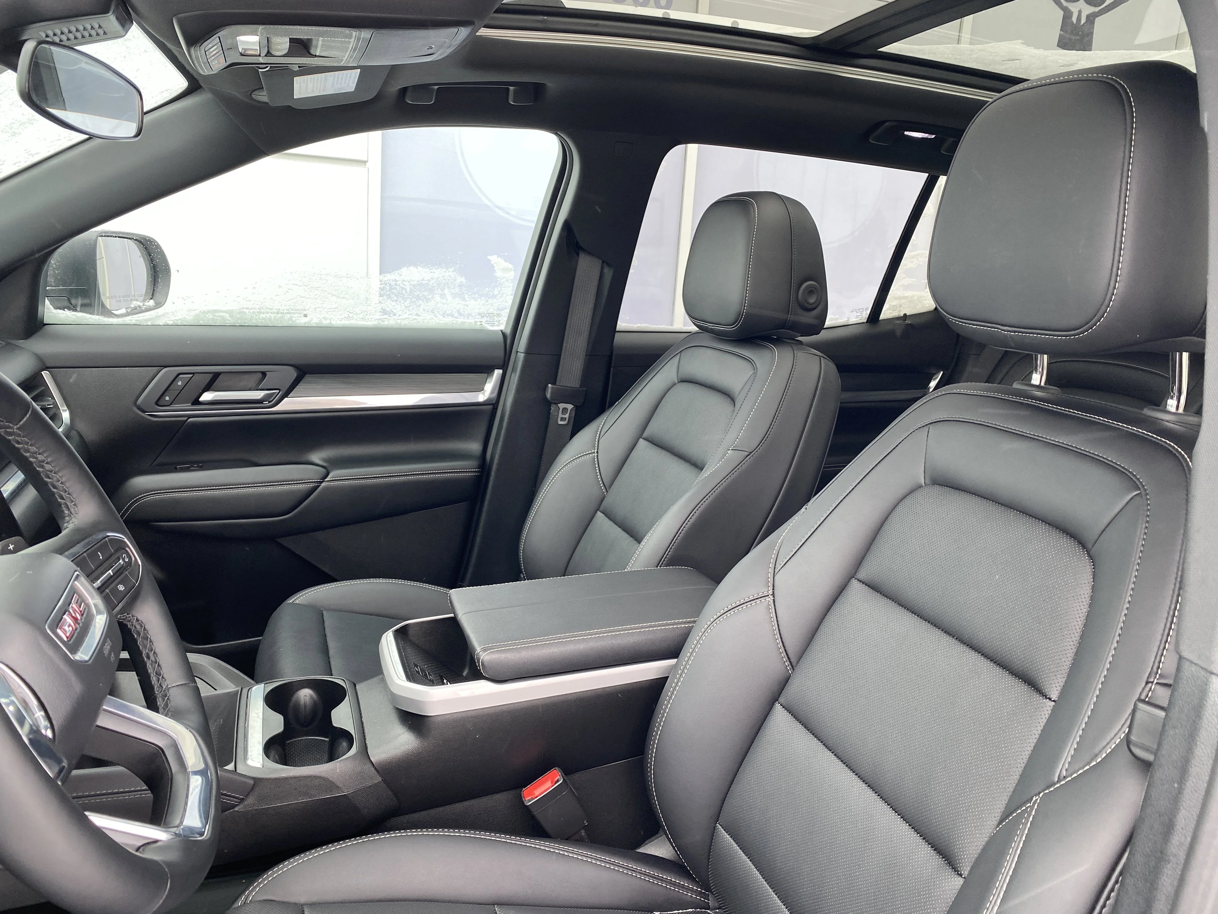 Certified Used 2026 White GMC AWD Elevation * PREMIUM PACKAGE * PANORAMIC SUNROOF * POWER TAILGATE image 8