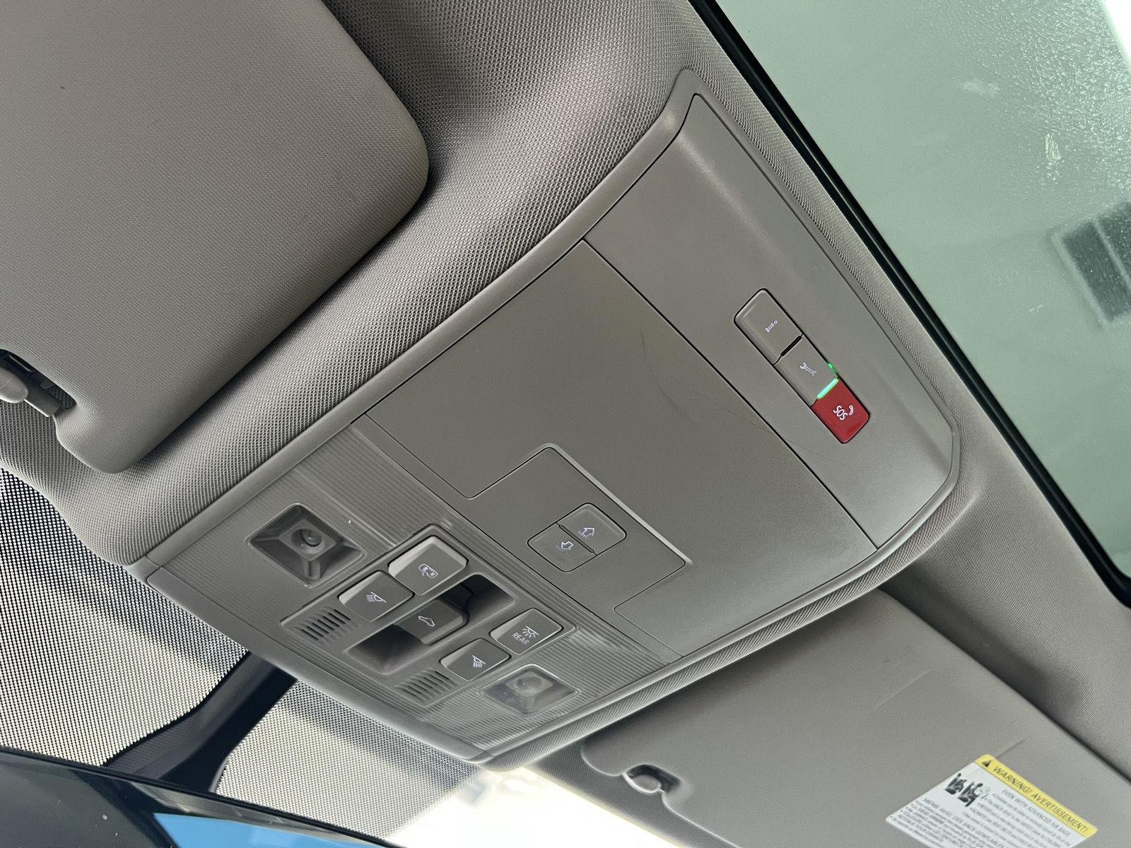 2023 Volkswagen Atlas SE w/Tech - Photo 21