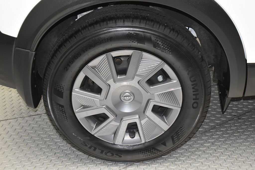 Certified Used 2025 White Nissan S image 34