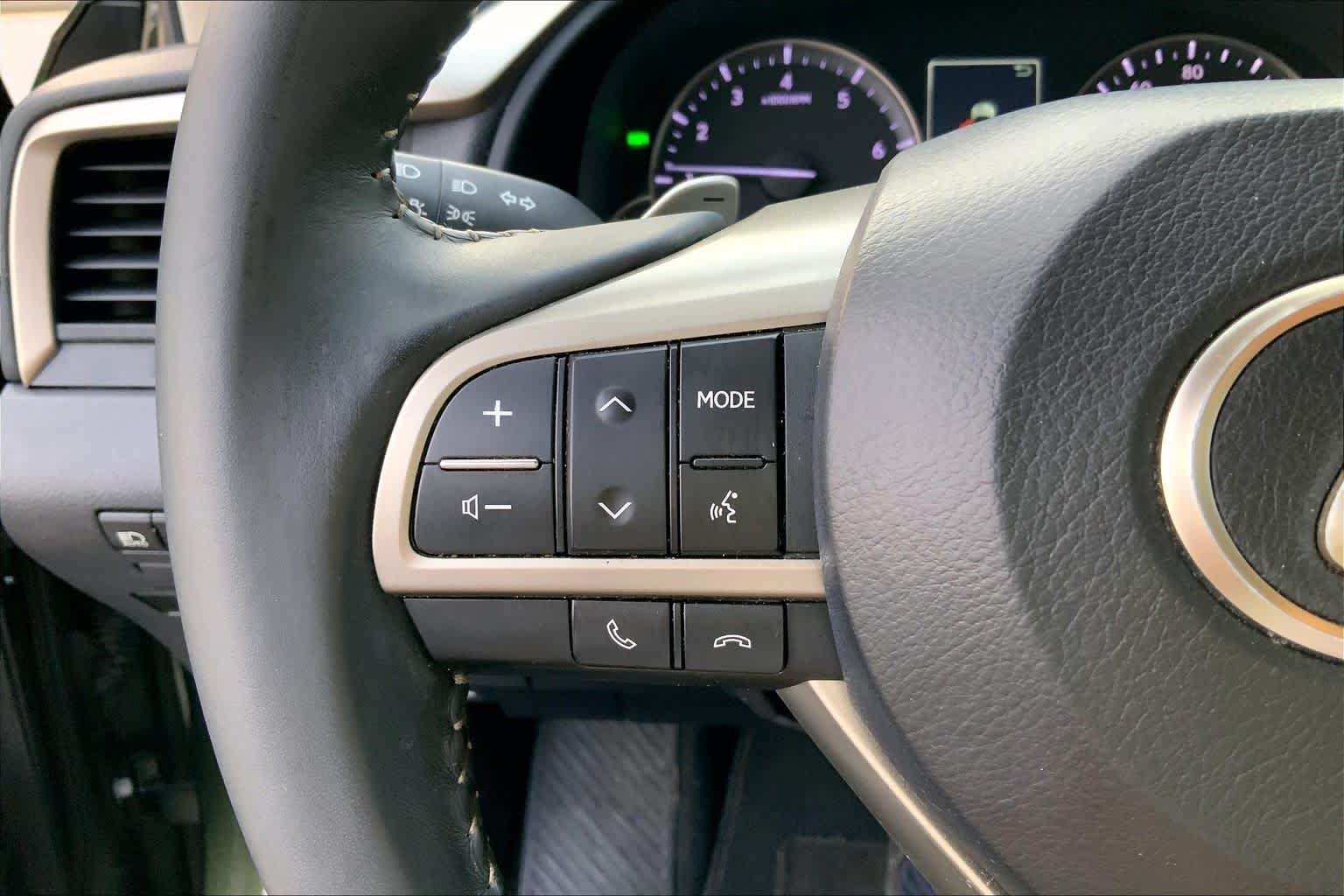 Used 2022 Nori Green Pearl Lexus  image 34