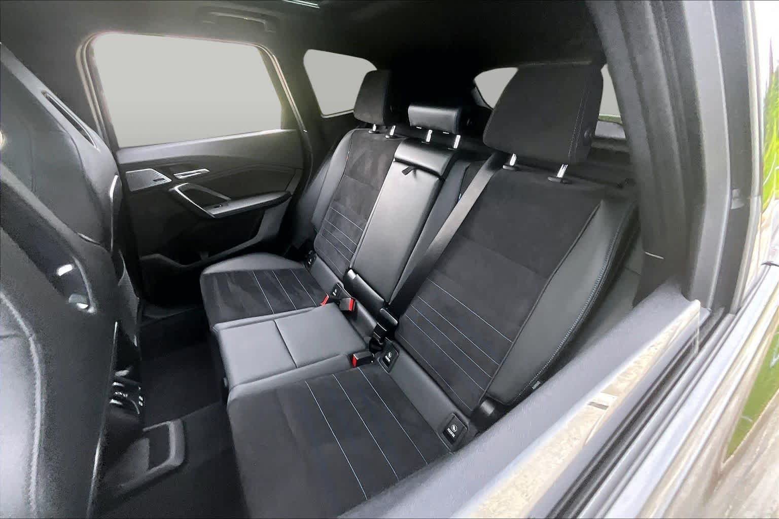 Used 2024 Black Sapphire Metallic BMW M35i image 20