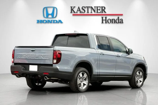 New 2026 Sonic Gray Pearl Honda RTL image 4