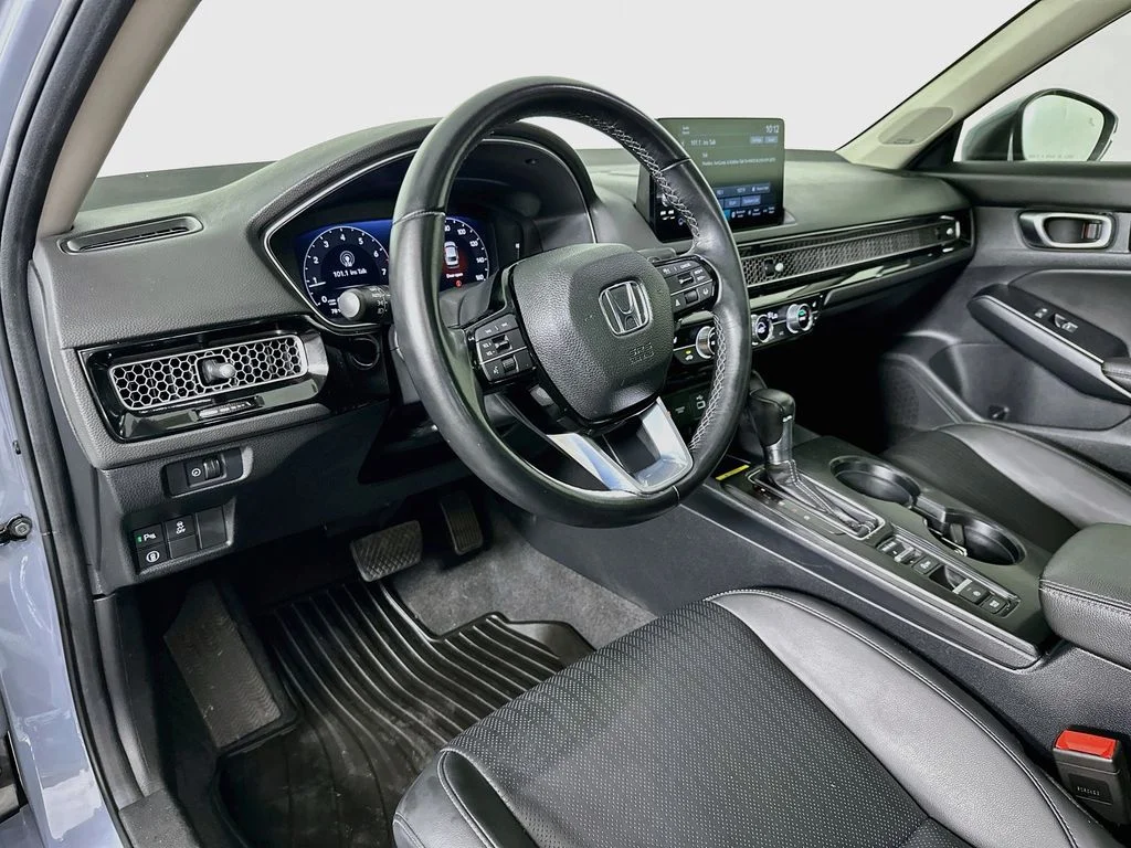 Used 2024 Morning Mist Metallic Honda Touring image 10
