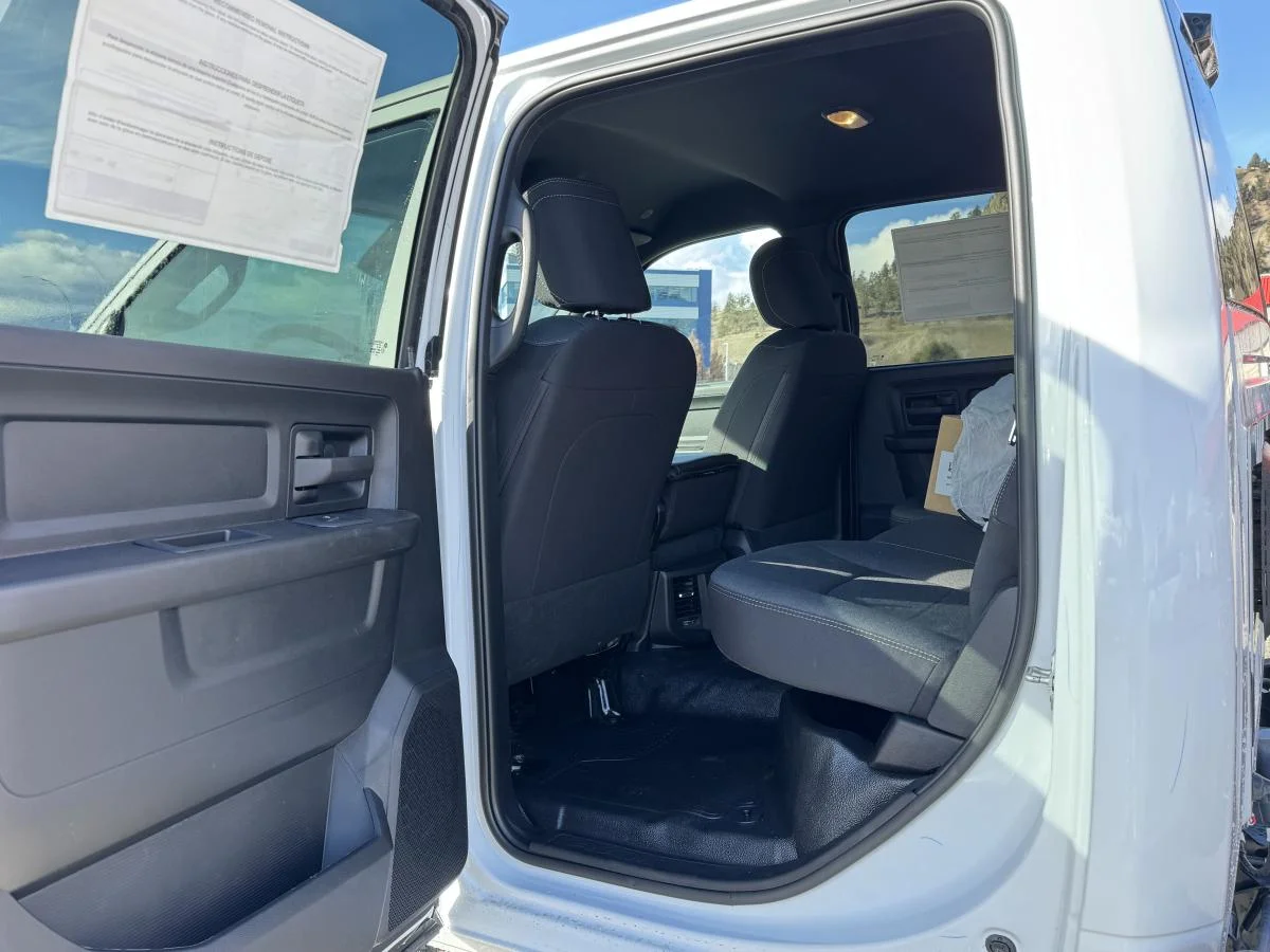 New 2026 White RAM Tradesman 4x4 Crew Cab 172.4" WB image 9