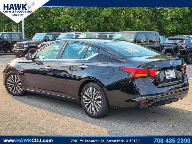 Used 2024 Black Nissan 2.5 SV image 7