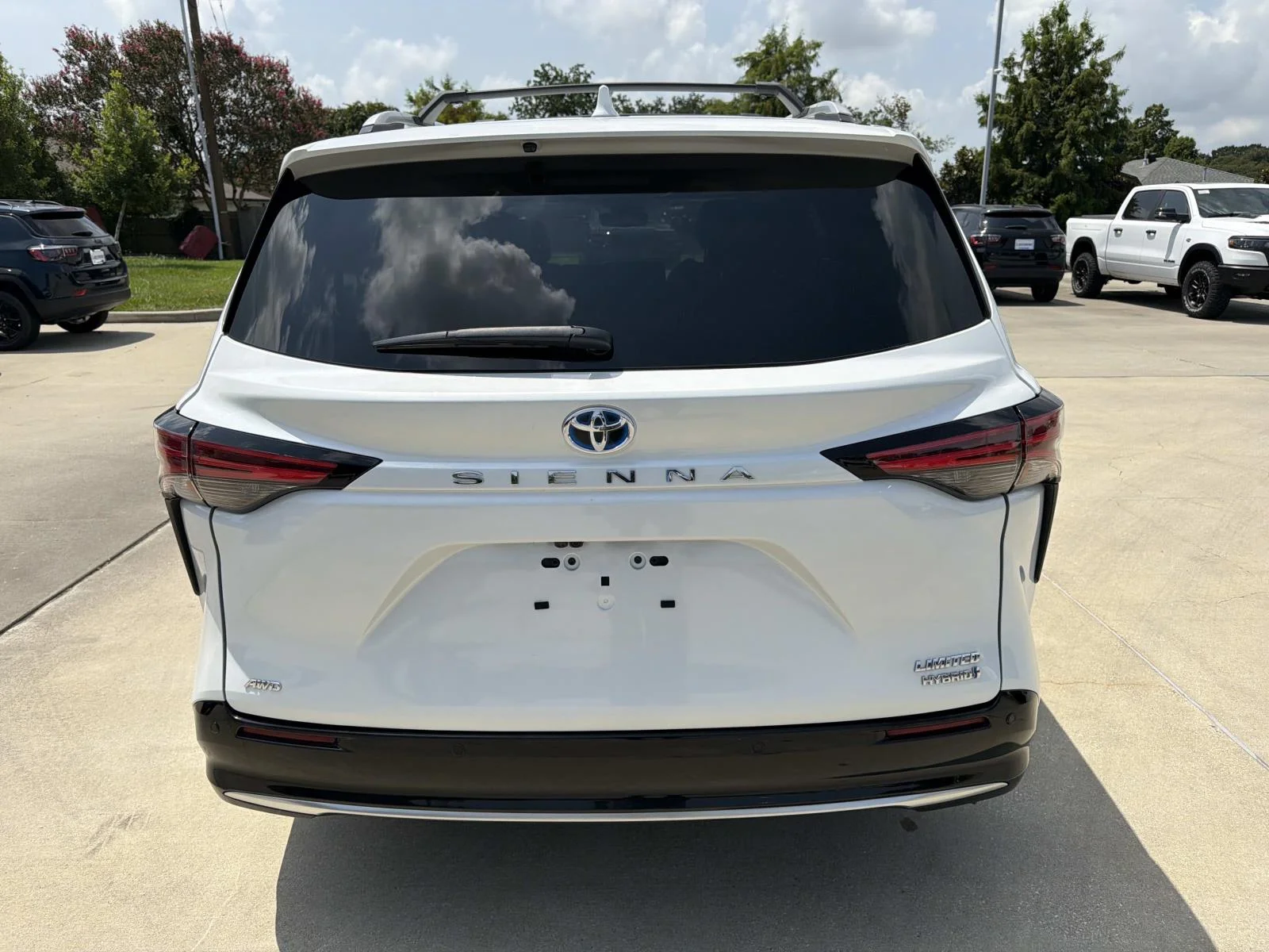 Used 2023 Beige Toyota Limited AWD 7-Passenger (Natl) image 6