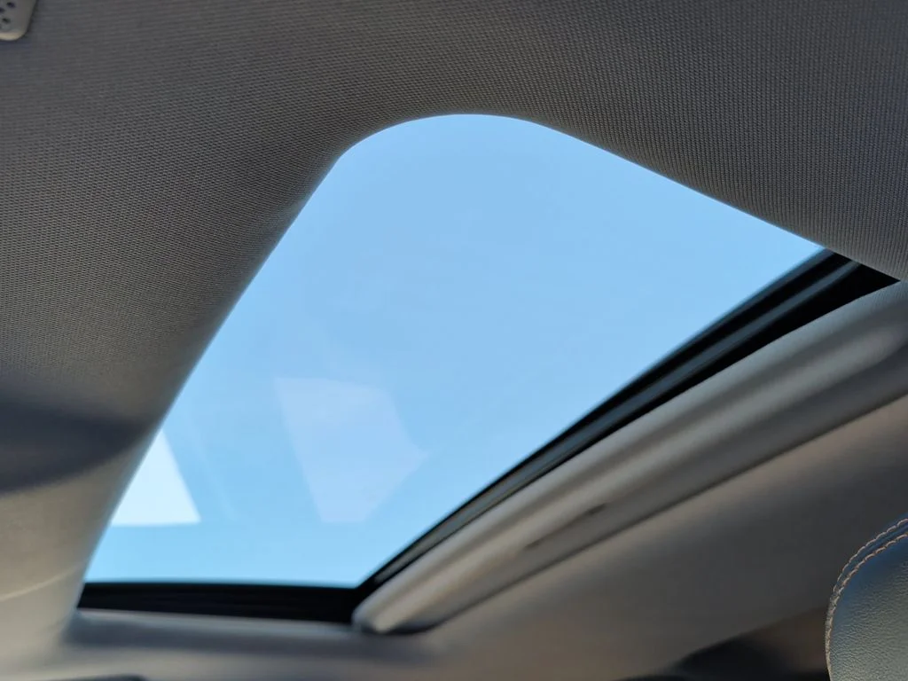 Used 2019 White Toyota XLE image 21
