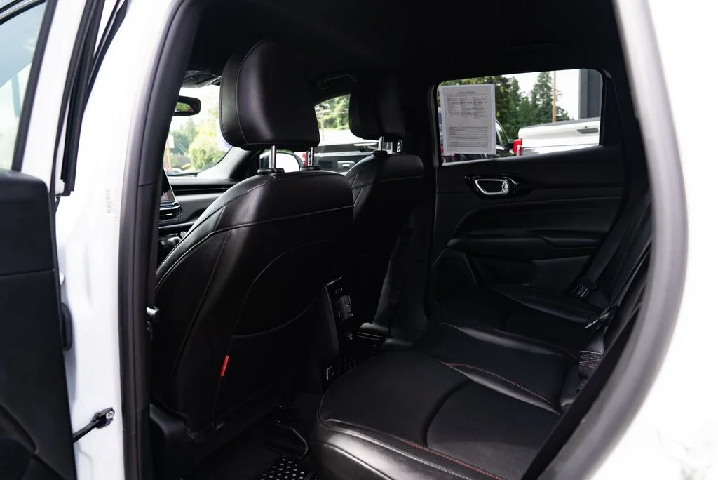 Used 2025 White Jeep Trailhawk image 20