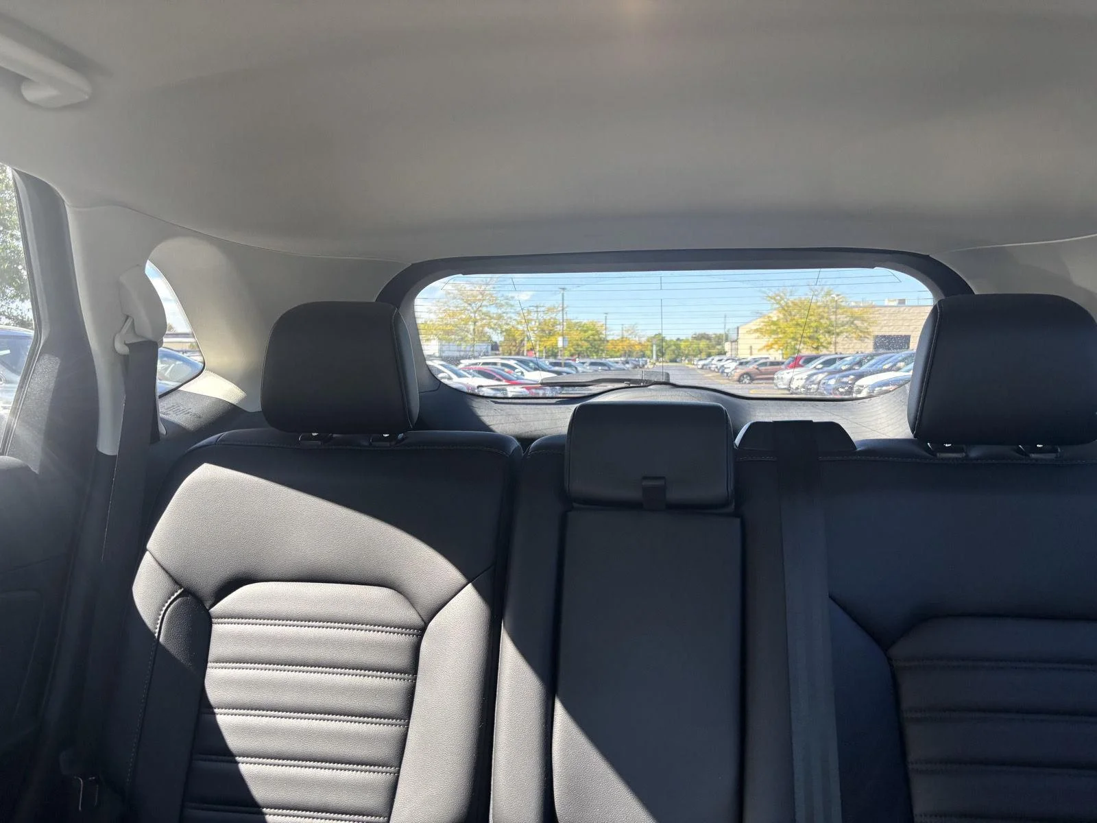 Used 2020 Oxford White Ford SEL image 16