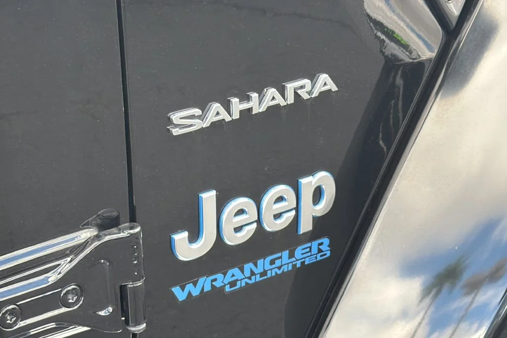 Used 2022 Black Jeep Unlimited Sahara 4x4 image 10