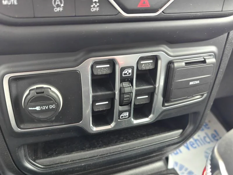 Used 2019 White Jeep Unlimited Sahara image 30