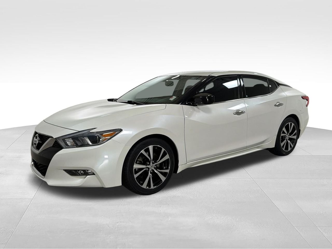 2018 Nissan Maxima S's photo
