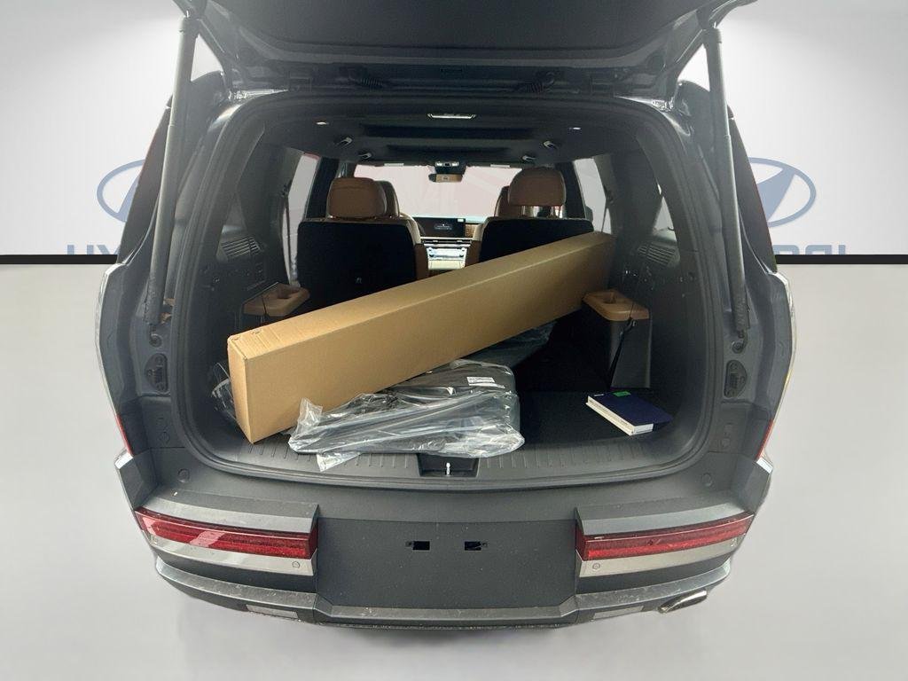 New 2027 Ecotronic Gray Hyundai Limited FWD image 18