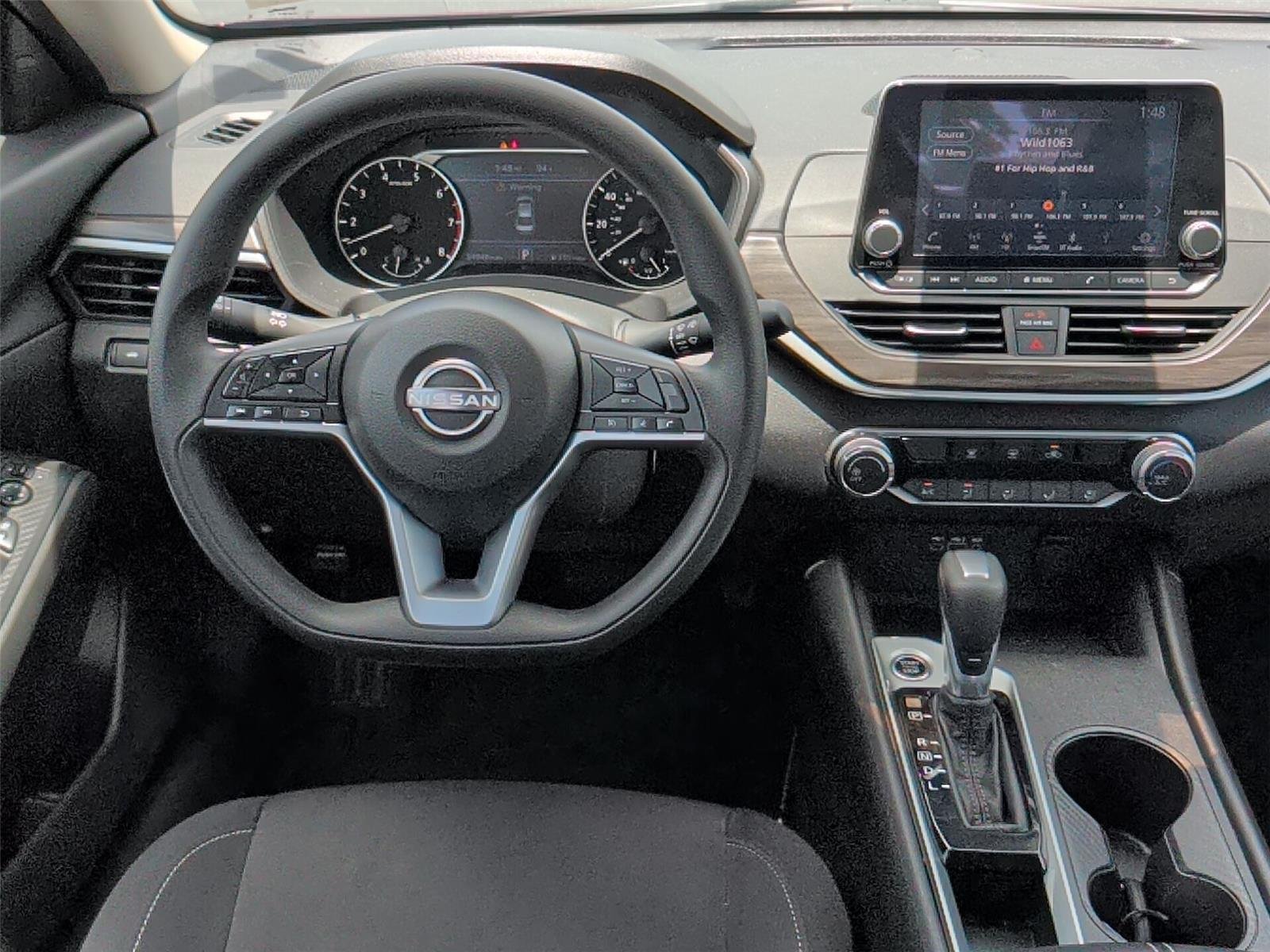 Used 2025 Garnet Pearl Metallic Nissan SV image 28
