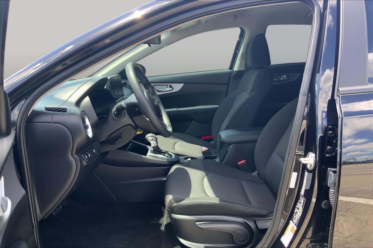Used 2024 Aurora Black Kia LXS image 8