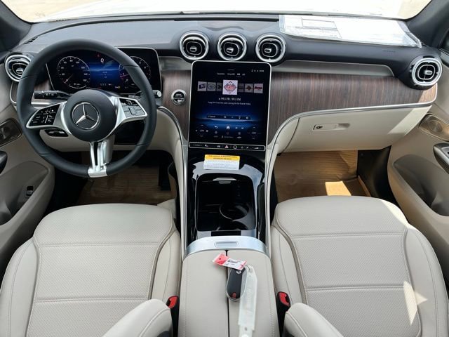 New 2026 Polar White Mercedes-Benz GLC 300 image 37