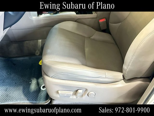 Used 2019 White Lexus 460 image 20