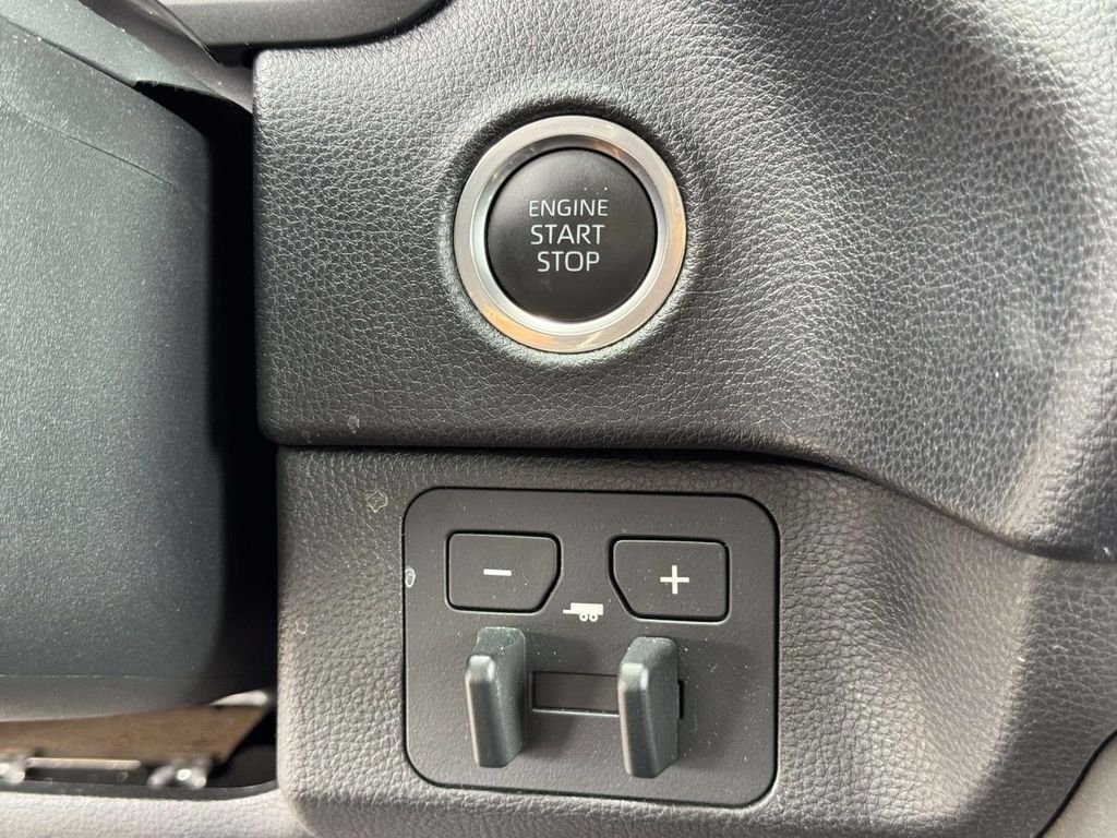 Used 2024  Toyota SR5 image 8