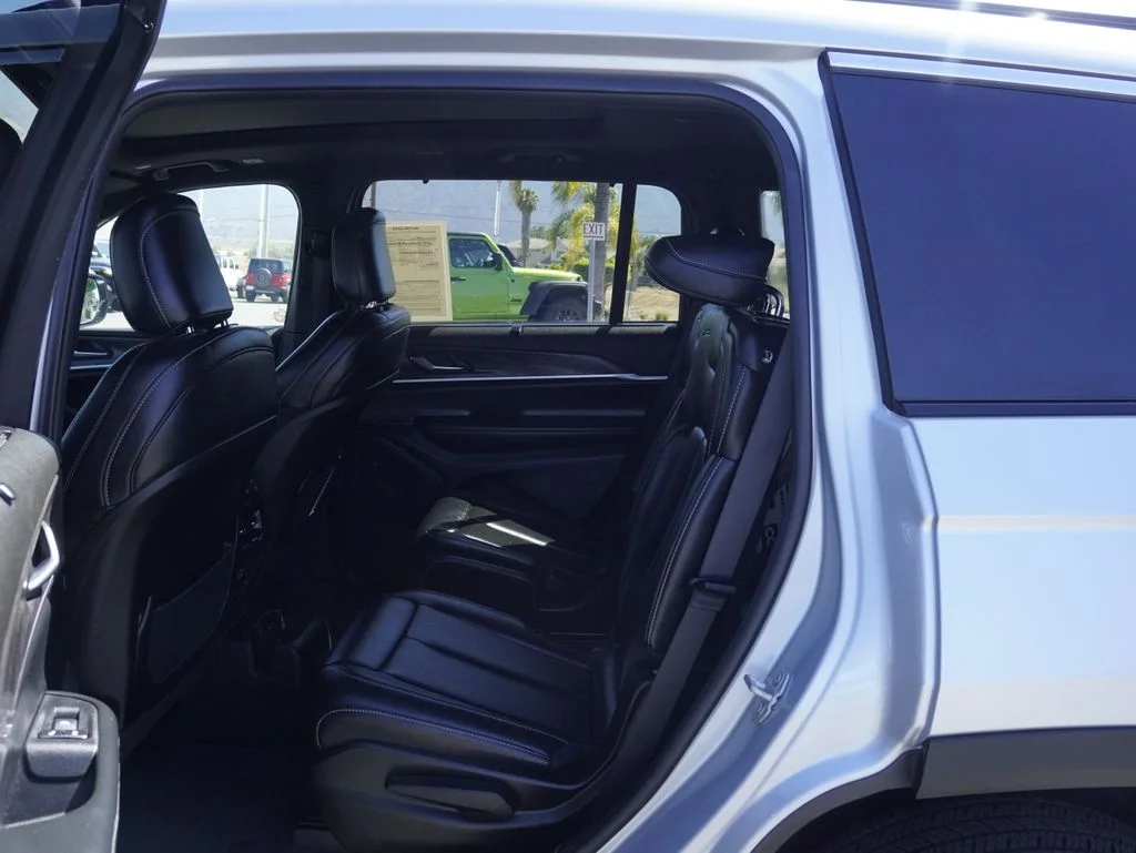 Used 2024 Silver Jeep Limited image 24