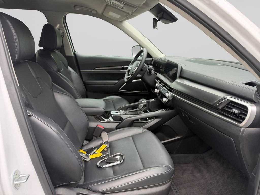 Certified Used 2023 White Kia S image 17